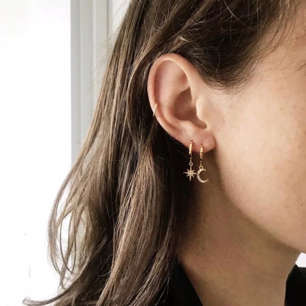 βSOLDβ πHPπ π4/$20 GOLD STAR AND MOON EARRINGS - Picture 3 of 7